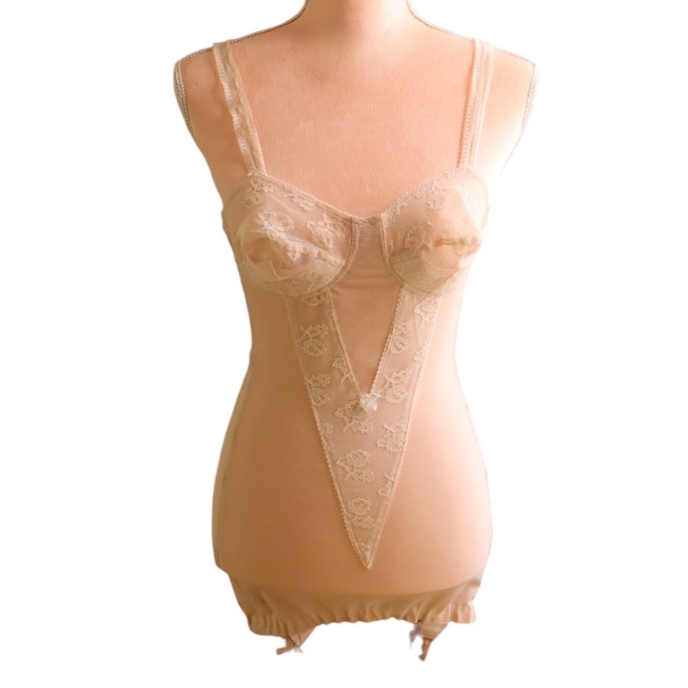 Vintage Y2K Elegant Sheer Lace Bodysuit